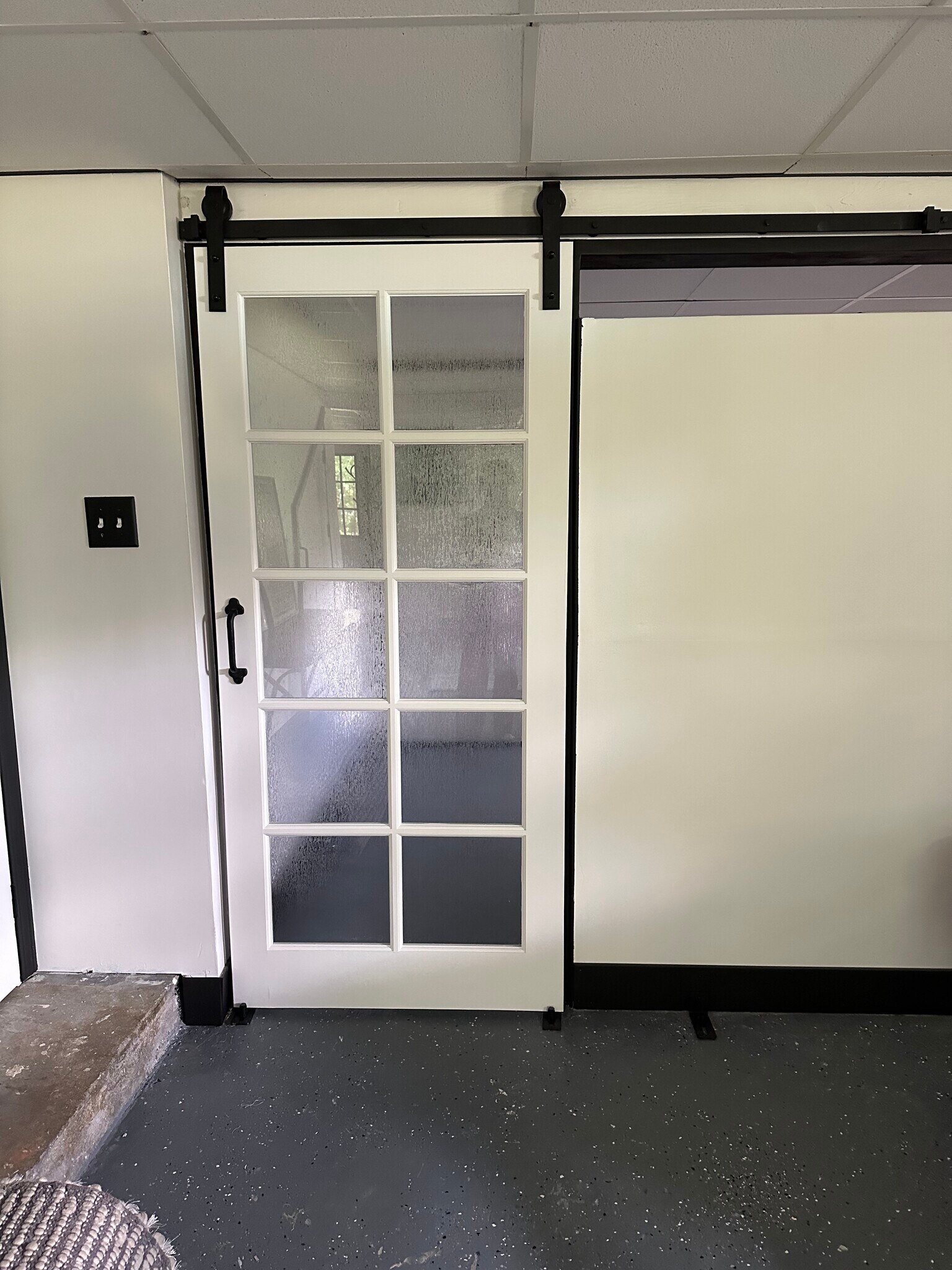 barn door closed - 200 Old Stonebridge Rd