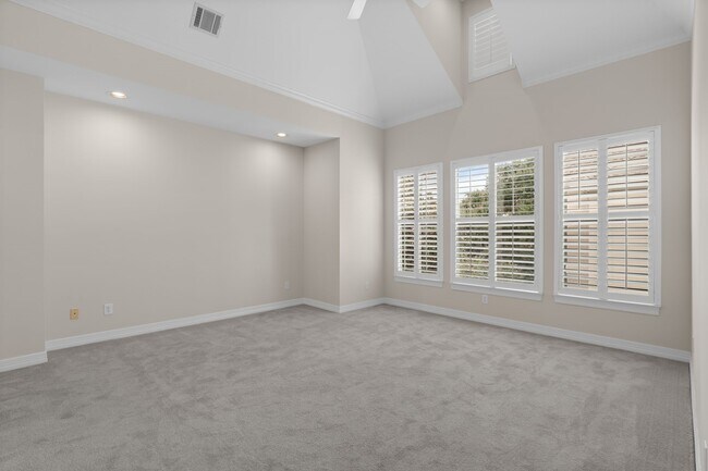 Building Photo - 2196 Bancroft Ln