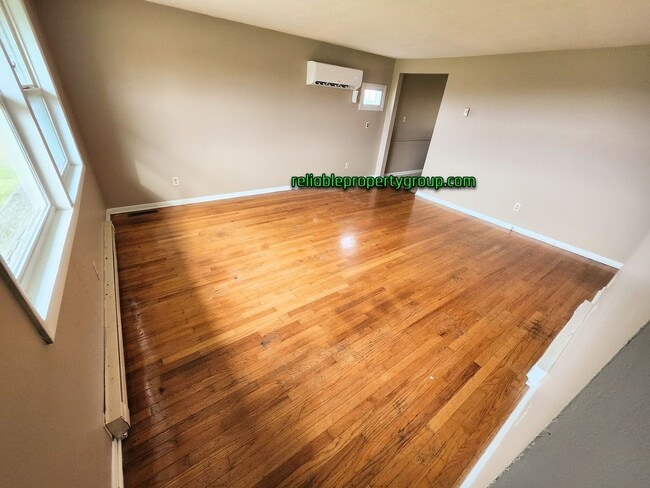 Building Photo - New Listing in Fort Wayne