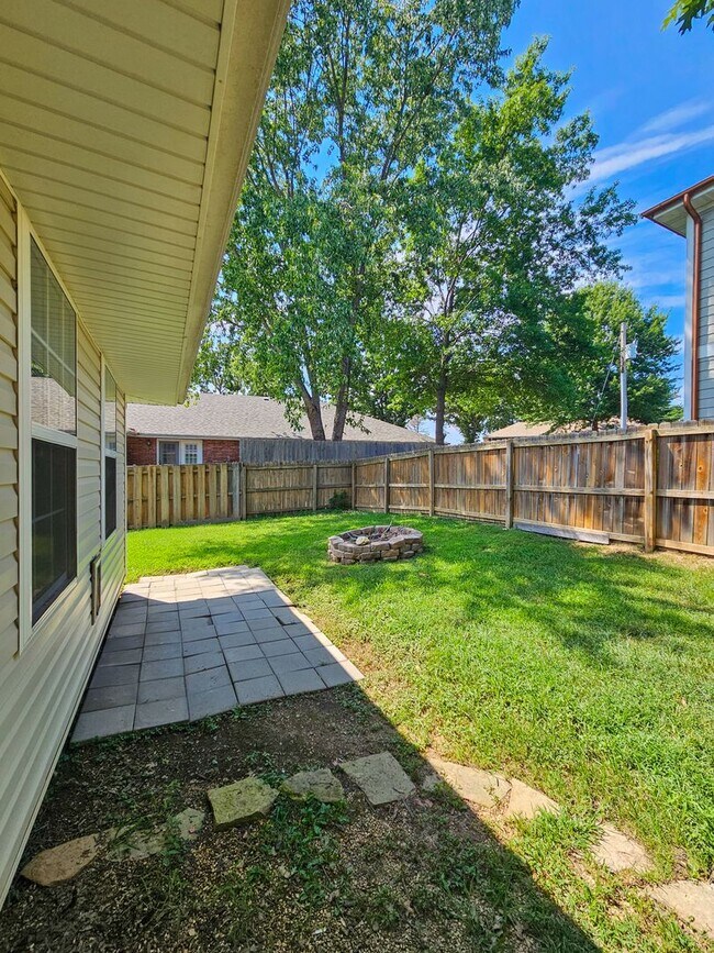 Building Photo - 1257 W Bridgewood Pl