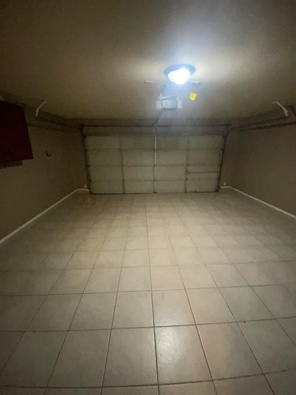 Building Photo - 20911 Southvine Ct