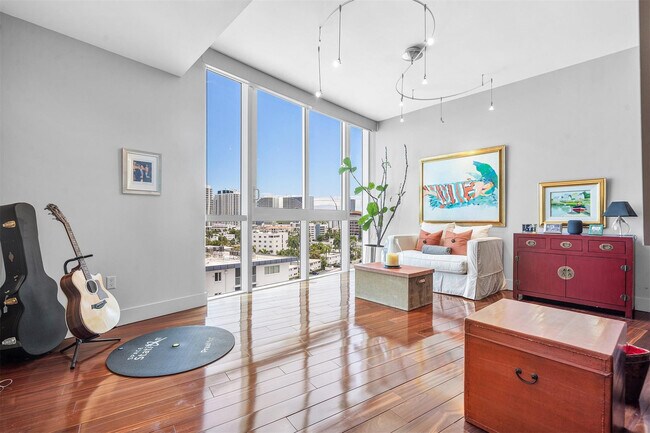 Building Photo - 715 Bayshore Dr