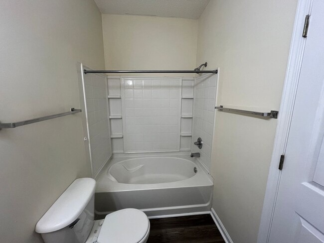 Building Photo - 3204 Walden Park Dr
