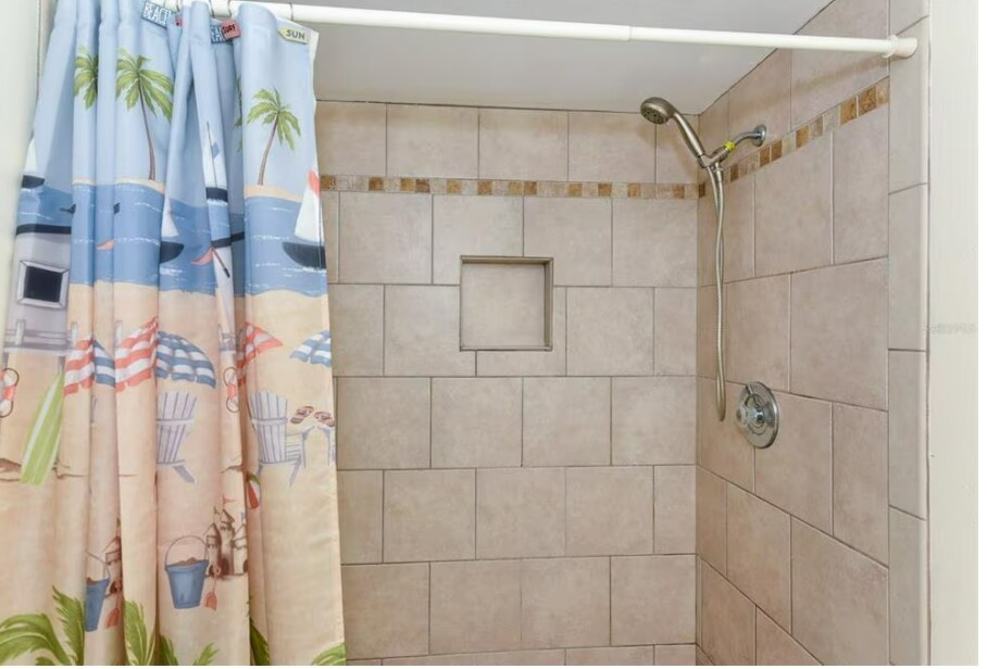 Building Photo - 2495 Twin Dr