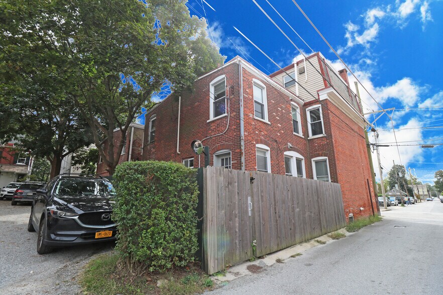 Building Photo - 31 S Darlington St