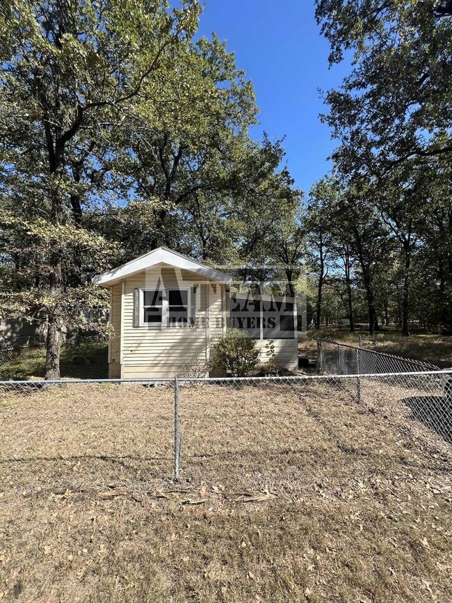 Building Photo - Cozy 1 Bedroom 1 Bath Home with Big Yard!