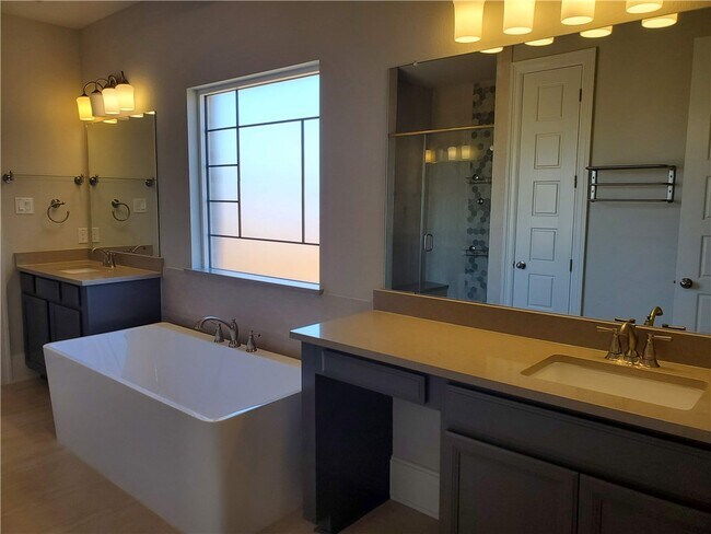 Building Photo - 108 Shady Point Ct
