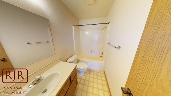 Building Photo - 2141 Xavier St