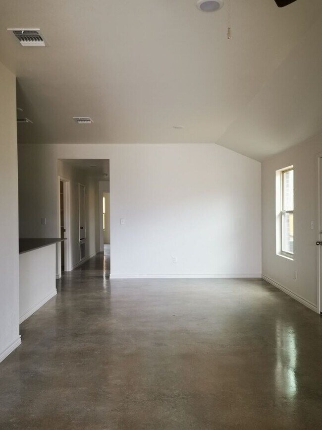 Building Photo - P2-2306 Duntov Drive Temple, TX 76504