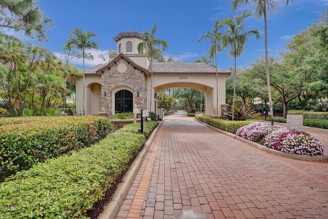 Building Photo - 8876 Sandy Crest Ln