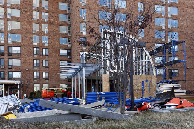 Building Photo - Ulin House
