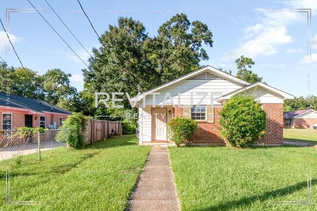 Building Photo - 1066 Bernice Hudson Dr
