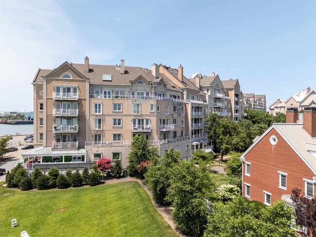 Building Photo - 207 Shearwater Ct W