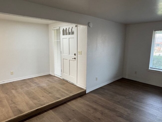 Building Photo - COMING SOON!!  REMODELED 3 BEDROOM HOME / LARGE FENCED YARD