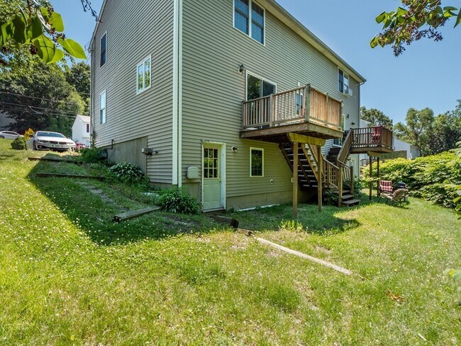 Building Photo - 90 A Loxwood St