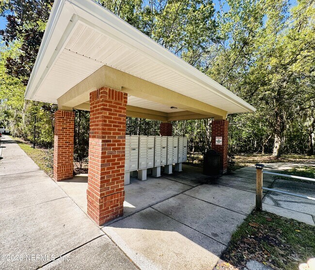 Building Photo - 8498 Climbing Ivy Trail S