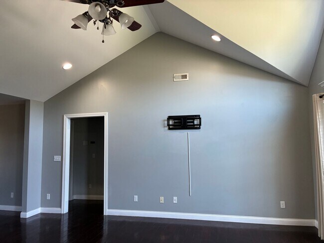 Building Photo - LOCATION LOCATION Location!  Off Joe Prather Hwy 313!