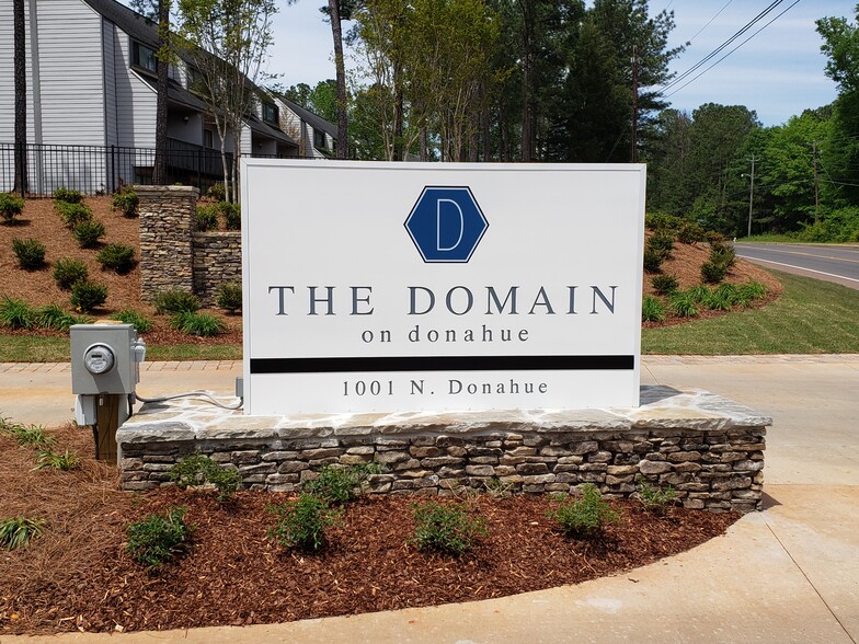 Primary Photo - The Domain On Donahue