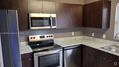 Building Photo - 617 Ixoria Ave