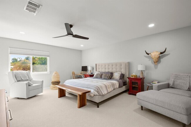 Building Photo - 6102 Smith Oak Trail