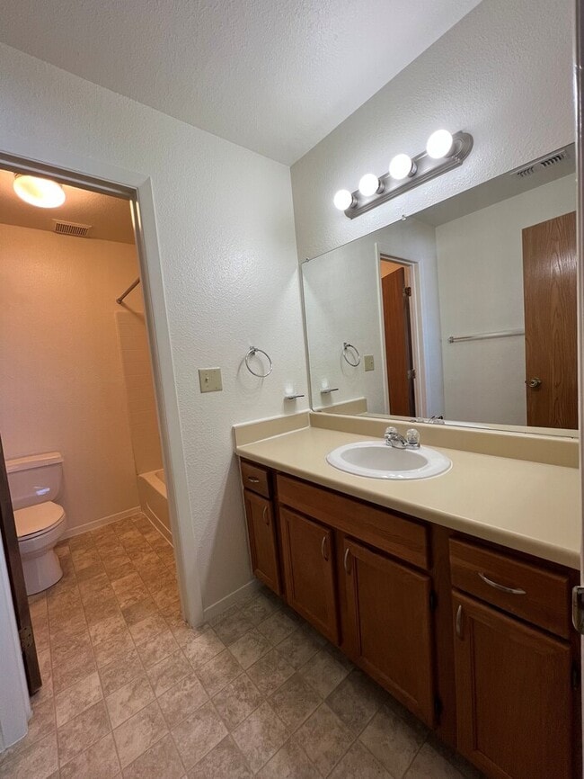 Building Photo - 367 Mickelson Ct