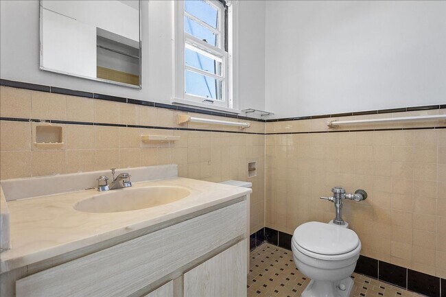 Building Photo - 2875 San Pedro Rd