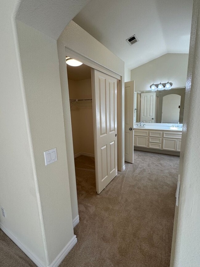 Building Photo - 10591 Wincheck Rd