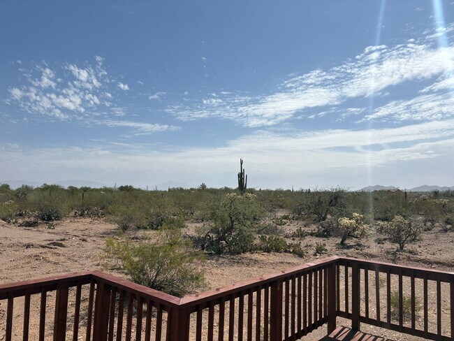 Building Photo - Country living on 4.4 acres 3 bedrooms and...