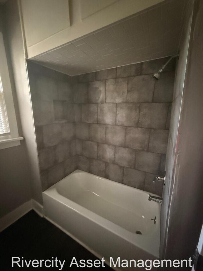 Building Photo - A Must See In Frayser!!!!!! Section 8 Welc...