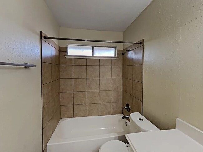 Building Photo - 15835 Fox Springs Dr