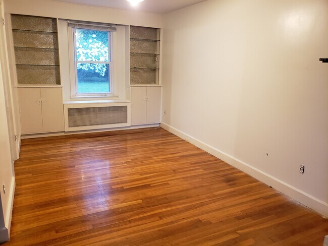Primary Photo - 33 Mabelle St