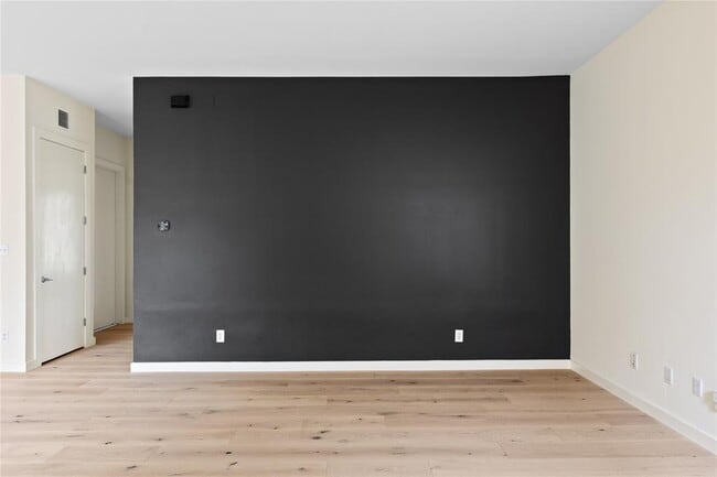 Building Photo - 707 Cardinal Ln