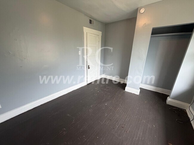 Building Photo - 107-4 Davis-