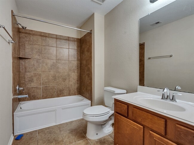 Building Photo - 2750 Villa Bella Ct