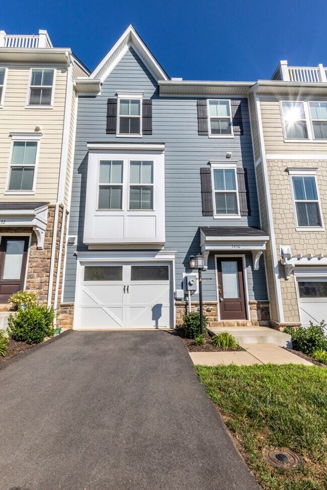 Building Photo - 3430 Montague St