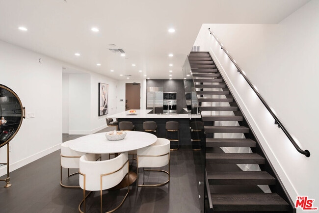 Primary Photo - 724 Croft Ave