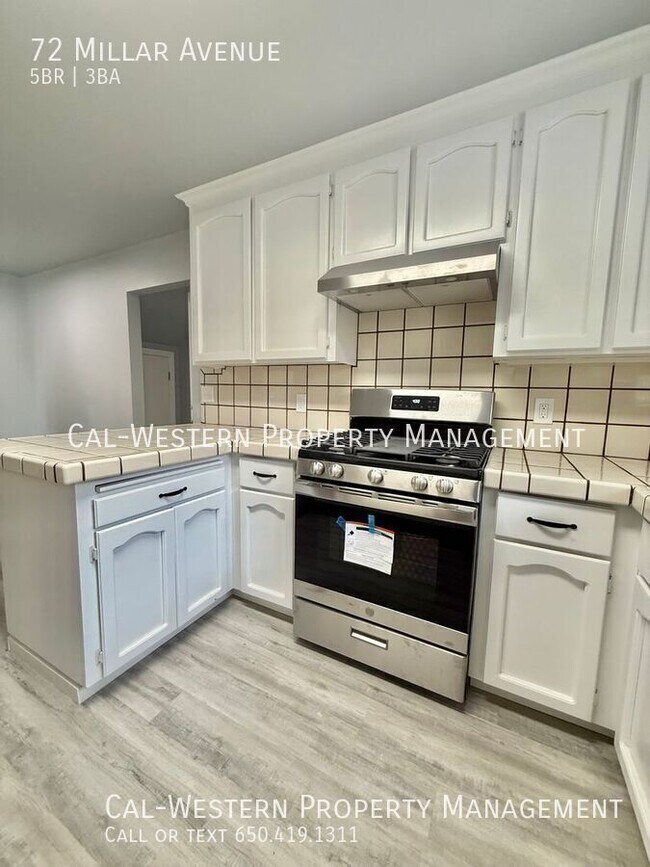 Building Photo - 72 Millar Ave