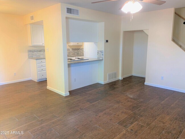 Building Photo - 8125 E Glenrosa Ave