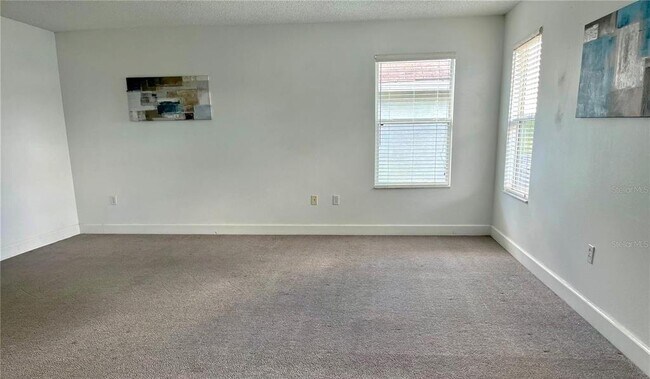 Building Photo - 642 Elderberry Dr