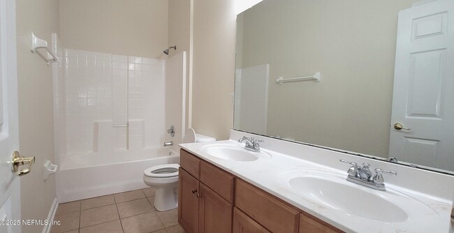 Building Photo - 12196 Nettlecreek Dr
