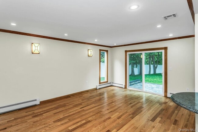 Building Photo - 717 3rd Ave