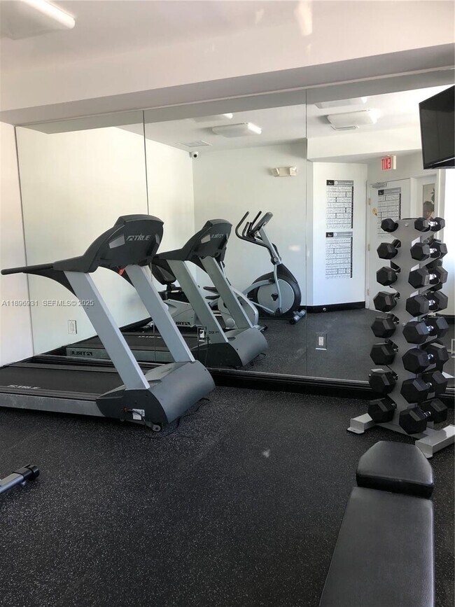 Building Photo - 2700 NE 184th Terrace