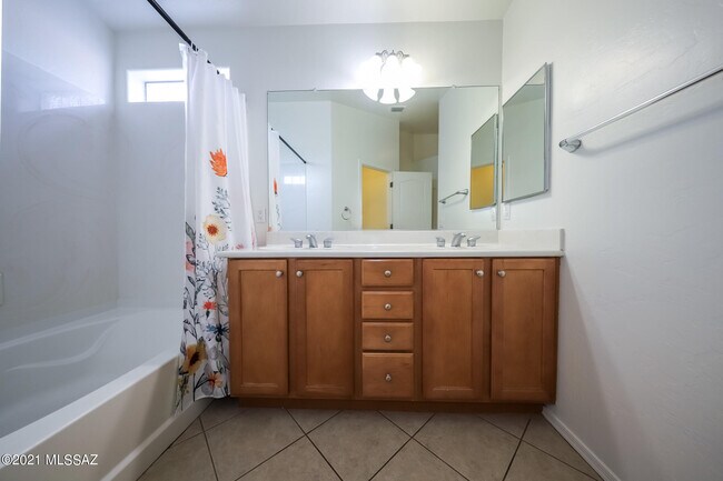 Building Photo - 10489 Bonpland Willow Dr