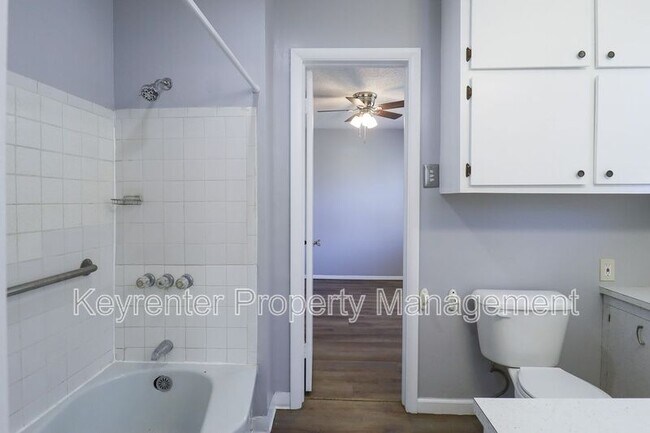 Building Photo - 526 S 39th W Ave