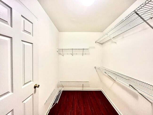 Building Photo - 3165 Maple Terrace Dr