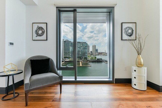 Building Photo - 300 Pier 4 Blvd