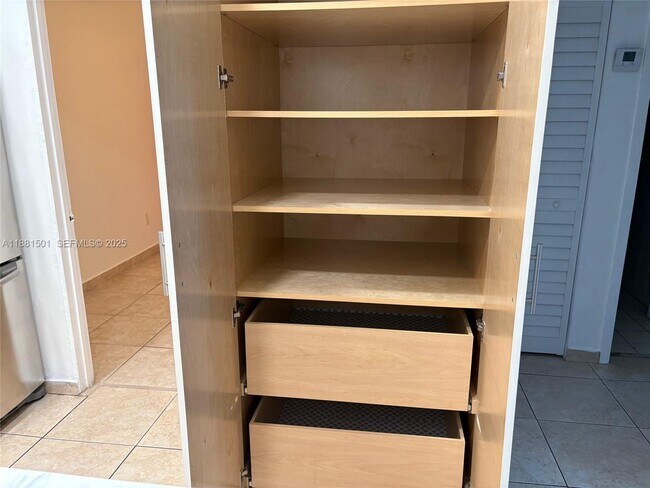 Building Photo - 3551 SW 9th Terrace