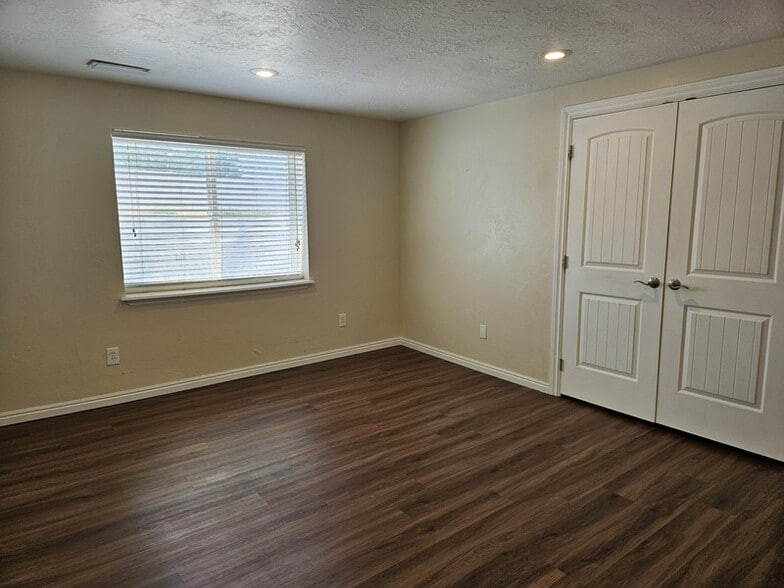 Building Photo - 4211 Lodge Pole Dr