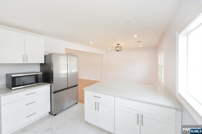 Building Photo - 269 Columbia Terrace