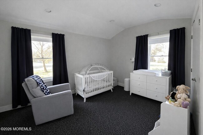 Building Photo - 11 Woodland Dr